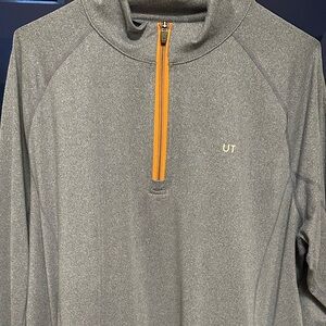 Worn ONCE-like new!
UNTUCKit lightweight Qzip
Grey w/orange zip
Stretch material